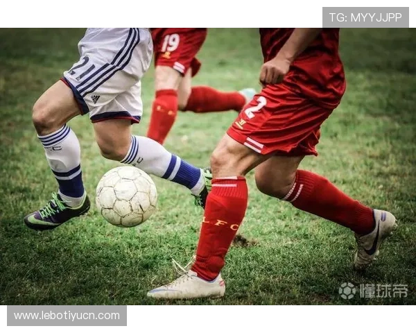 懂球帝体育：多角度报道足球赛事背后的故事与精彩瞬间